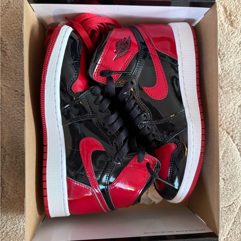 Kid’s (3.5)/Women’s (5) Air Jordan 1 Retro High OG Patent Bred - Black and Red
